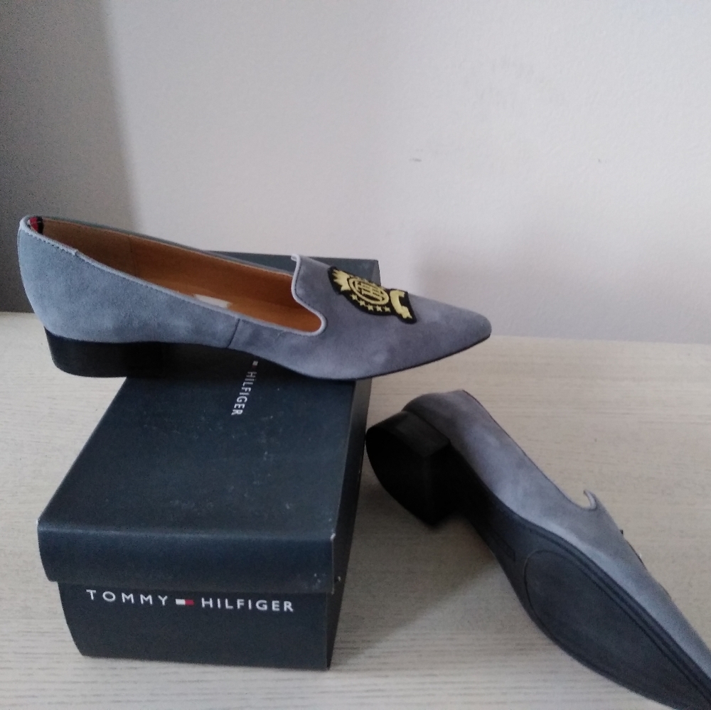 NWOT- Tommy Hilfiger,7.5 M Shoes